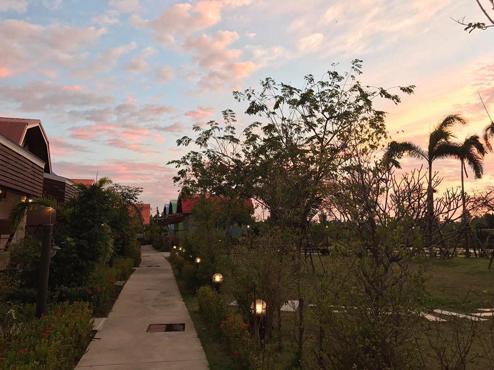 Baan Tor Mai Resort Suphan Buri Exterior foto